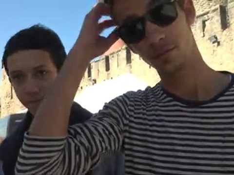 Adam et Boris, heureux figurants sur le tournage carcassonnais de Labyrinthe.