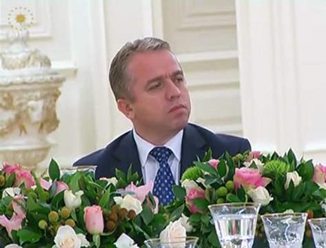 Cumhurbaşkanı Bamir Topi ve eşi Teuta Topi'nin onuruna resmî akşam yemeği verdi