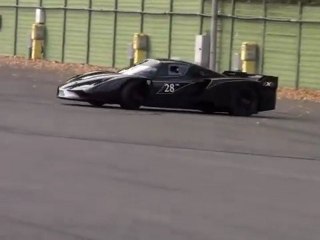 donuts en ferrari enzo xx de 860 ch bon bruit