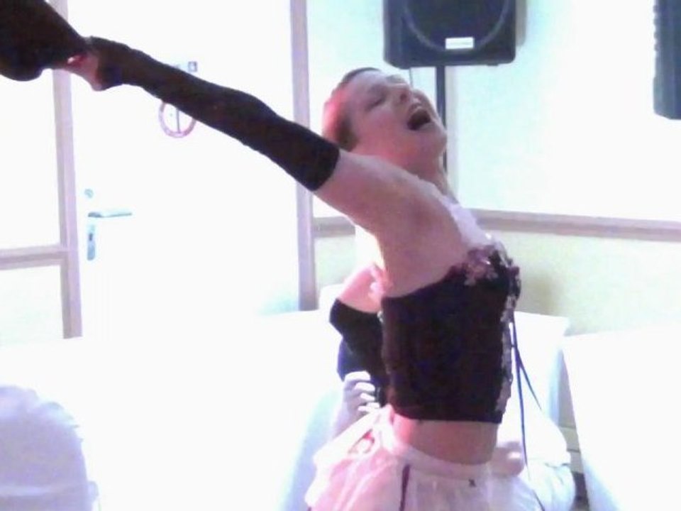 Fanny danse "Cabaret" au mariage de Camille et Valentin