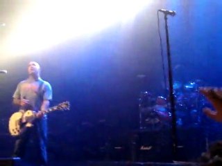 Staind - Crawl - La Cigale , Paris 12 Octobre 2011 .