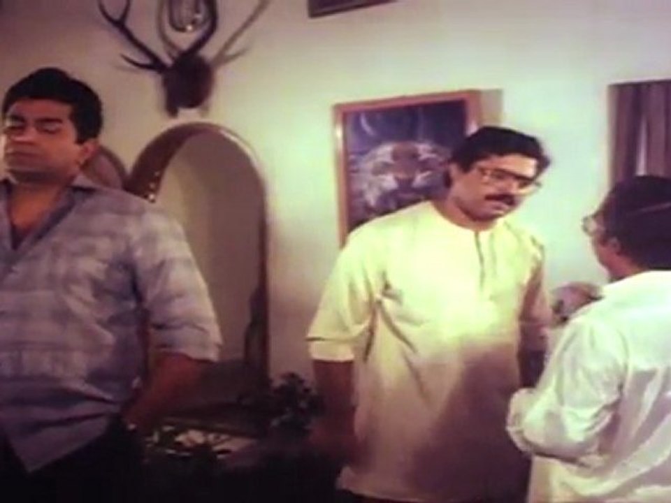 Simhadwani - Hero Warns The Bad Guy