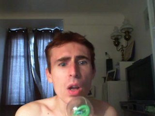 Wiwi égratigne "i need a dollar"