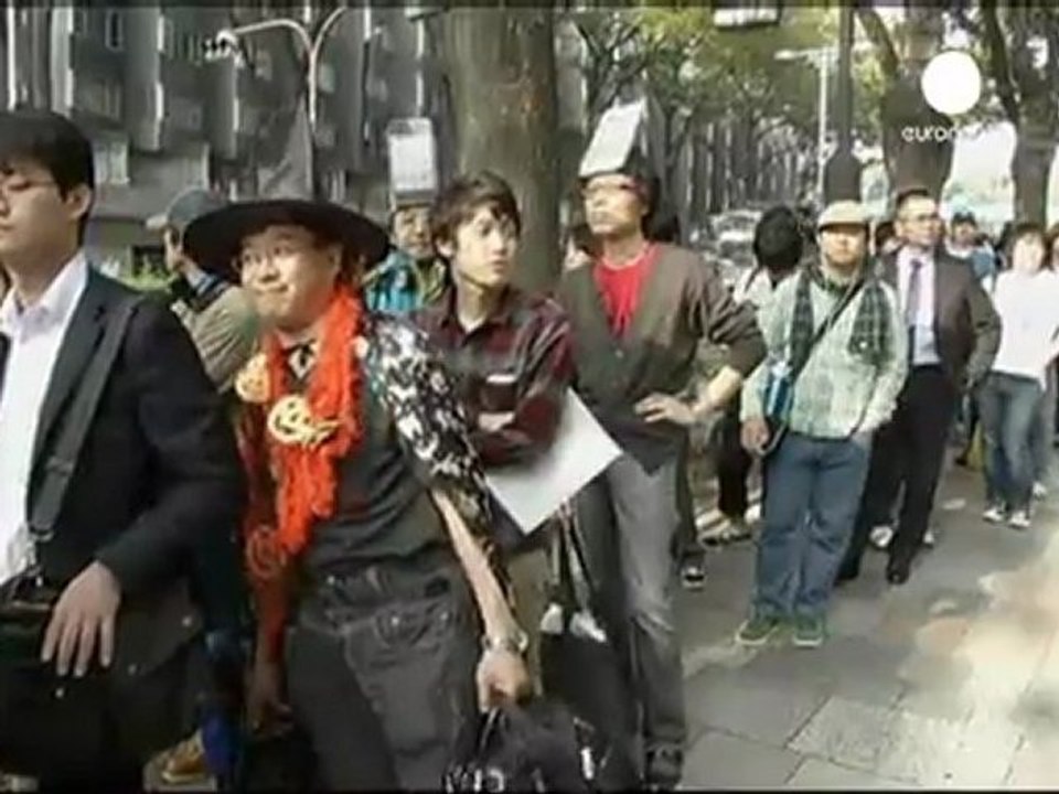 Blackberry fixes problem as Apple launches new iPhone