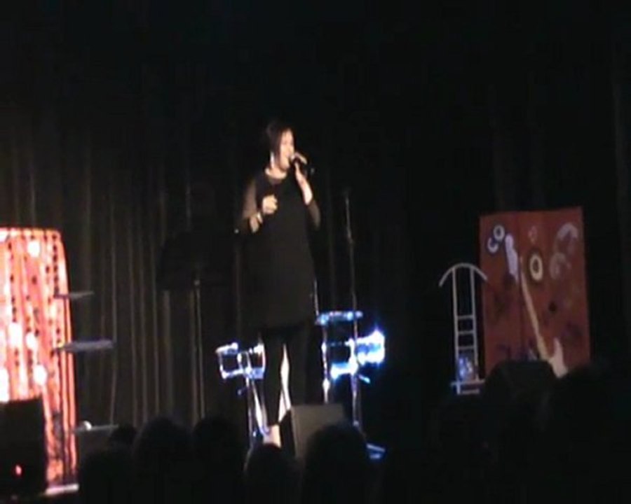SAMANTHA CHANTE EN A CAPELLA DU W.HOUSTON DEMANDER A LA SVP