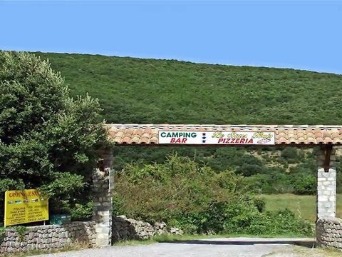 Camping Le Sous-Bois par Mathieu Vignal