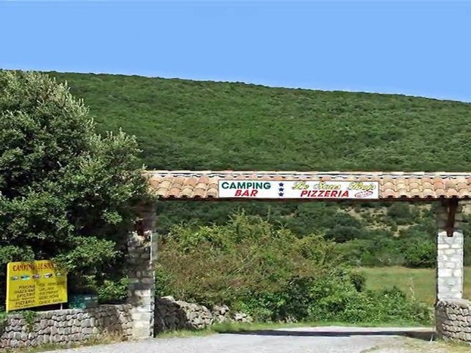 Camping Le Sous-Bois par Mathieu Vignal