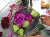 Panier de roses pour centre de table gourmand !