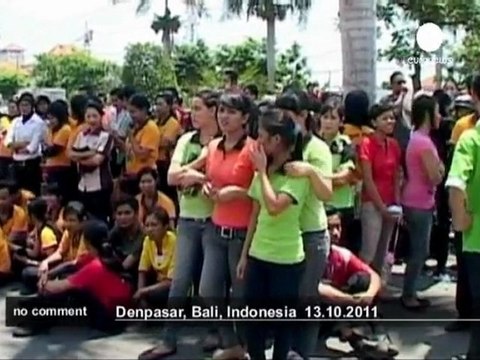Earthquake hits Indonesian tourist hot spot - no comment
