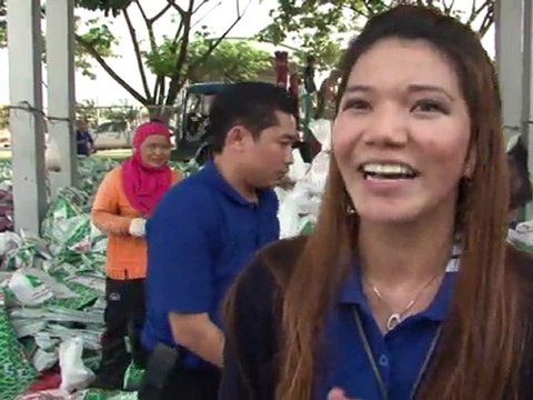 Bangkok bolsters defences as flood waters rise