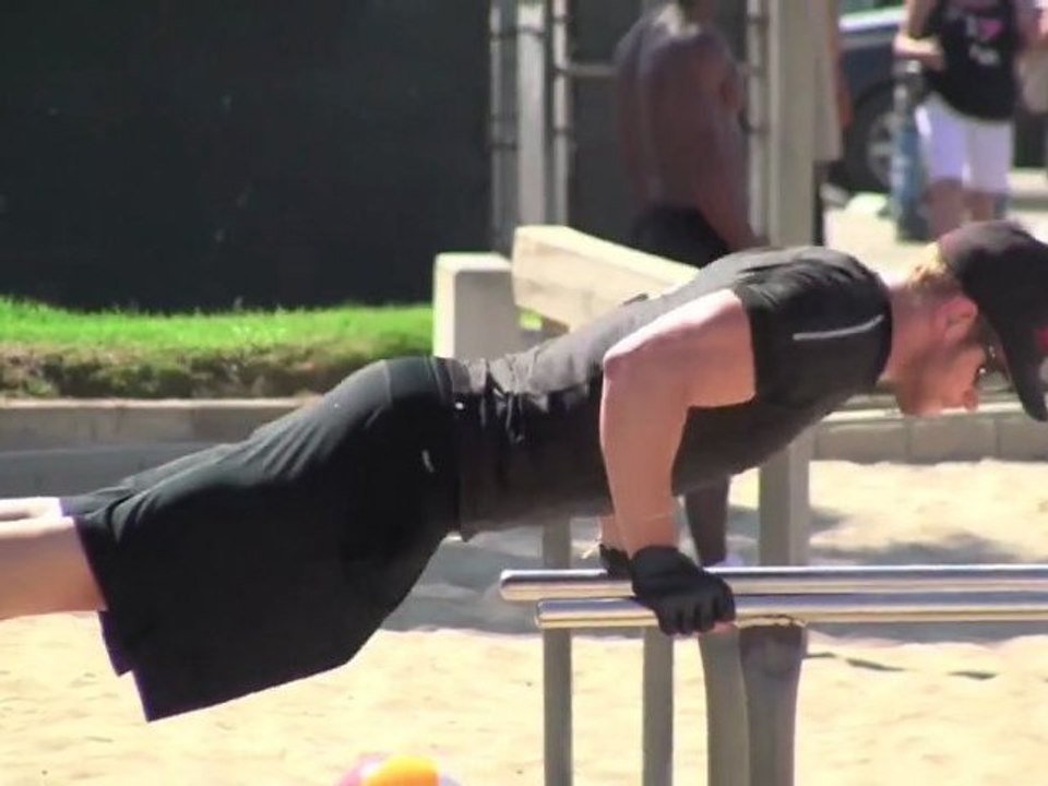 Kellan Lutz révèle le secret de son corps d'Immortel