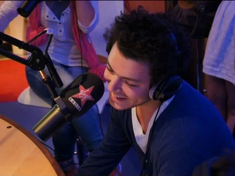 Kev Adams Chante Sur Virgin Radio