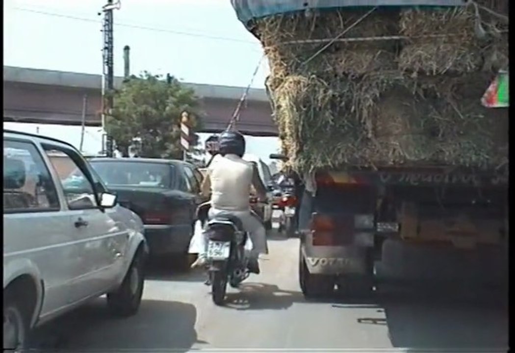 Οδηγώντας κάπου στην Αθήνα με ανοικτό το ραδιόφωνο 2003