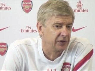 Wenger: "Van Persie può giocare ovunque"