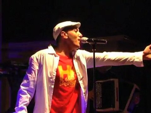 HK et les Saltimbanks en concert