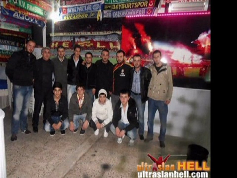 İzmirli kardeşlerimize teşekkür ederiz....! ultrAslanHell  & SEBAHATTİN REİS