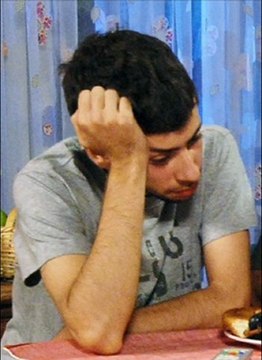 Deniz Gürzumar - Yerde Kaldı