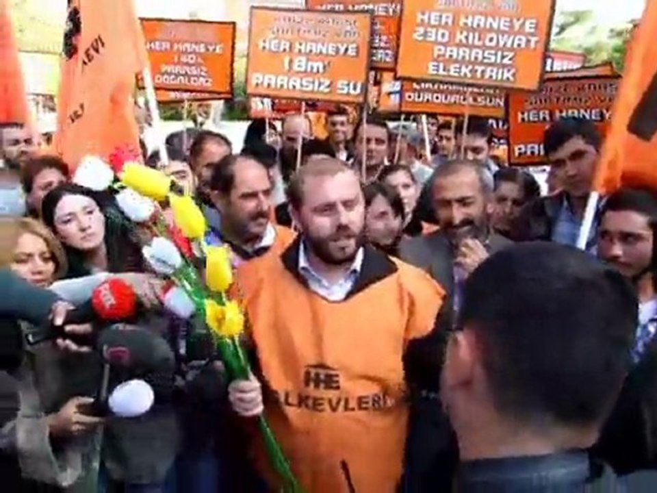 Halkevleri'nden zamlara proteso