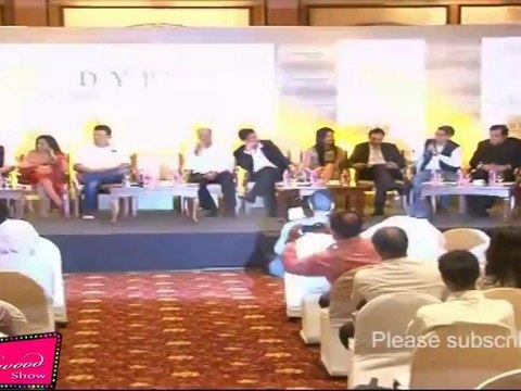 Ace Buisness Pro's & Bollywood Celebs Strikes Poses At D.Y.PATIL Annual Achievers Awards