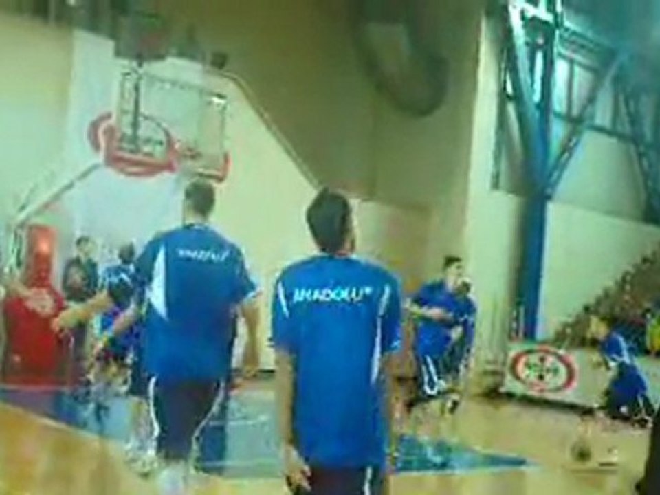ERDEMİRSPOR, EFES'E BOYUN EĞDİ: 53-89