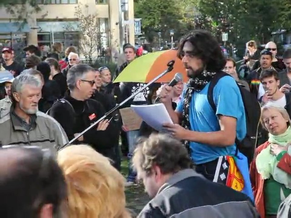 Chilenischen Demonstrant spricht in Frankfurt am Main - 15/10/11
