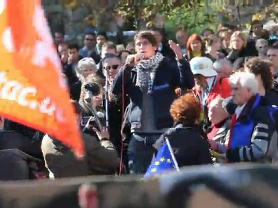 Demonstrant spricht in Frankfurt am Main - 15/10/11