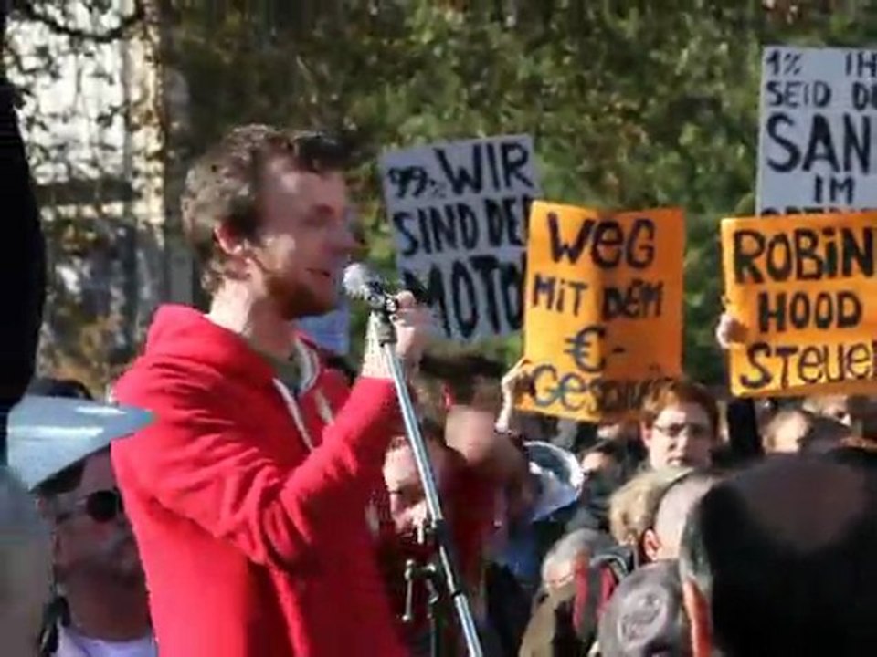 Spanisch Demonstrant spricht in Frankfurt am Main - 15/10/11