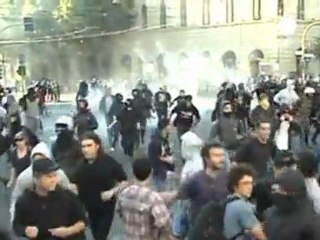 Les casseurs s'invitent parmi les "indignés" à Rome