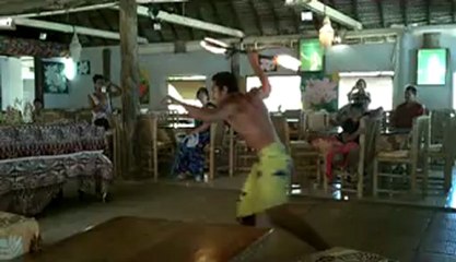Danse du feu Tiki Village.avi