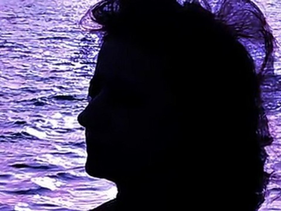 Özgür Akkuş - Sev Sevme Seni Seviyorum - Bilgiç Tasarım - Facebook