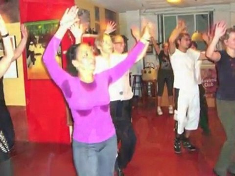 ZUMBA IN DÜSSELDORF. Zumba Events Düsseldorf. Zumba Tanzschule in Düsseldorf. Zumba Tanzlehrer. Academia Cubana. Majela van der Heusen. Zumba Instructor Düsseldorf.