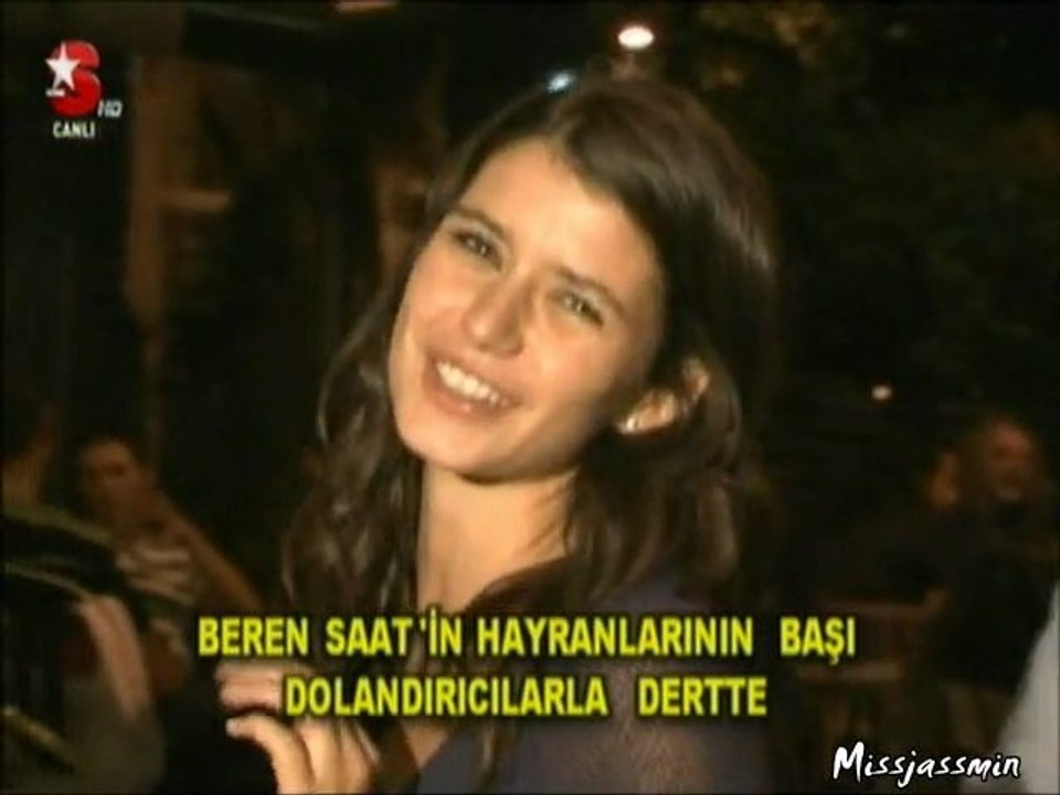 Beren Saat  -  Hayranlarina Dolandirici Soku !!!   16.10.2011