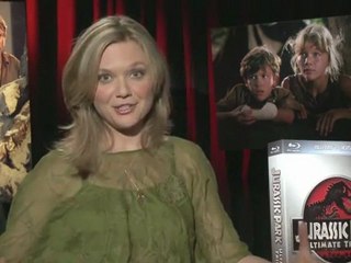 Ariana Richards - Reading the Book - Featurette Ariana Richards - Reading the Book (English)