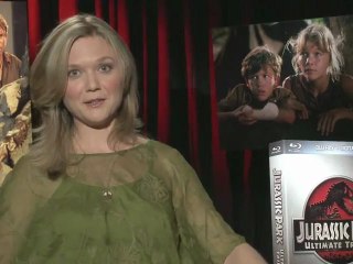 Ariana Richards - Working with Sam Neill - Featurette Ariana Richards - Working with Sam Neill (English)