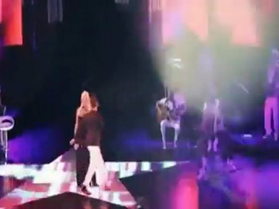 [HITCLIP] Sinan Akçıl feat. Ajda Pekkan - Cumartesi (HD)