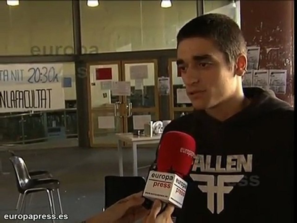 Estudiantes ocupan una facultad de Barcelona