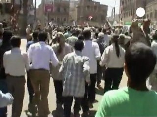 Yemen'de güvenlik güçleri, yine silahla karşılık verdi