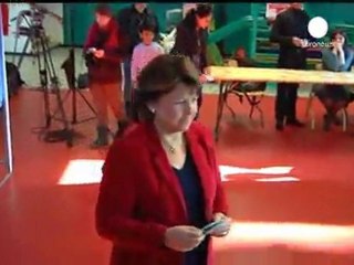 Socialists in France choose Hollande for 2012...