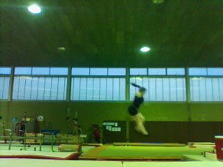 Un peu de trampoline. Nul.
