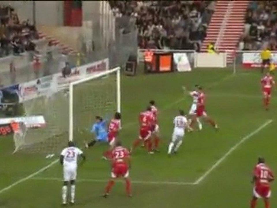 PSG bleibt dank Gameiro oben
