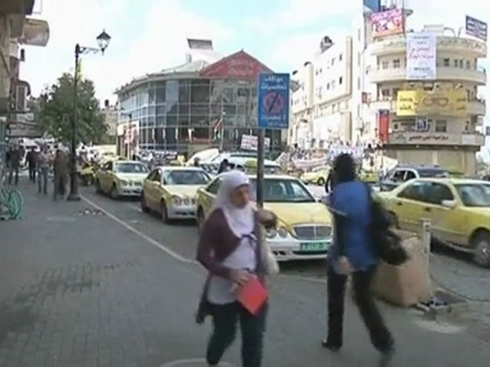 Palestinians prepare for prisoner release