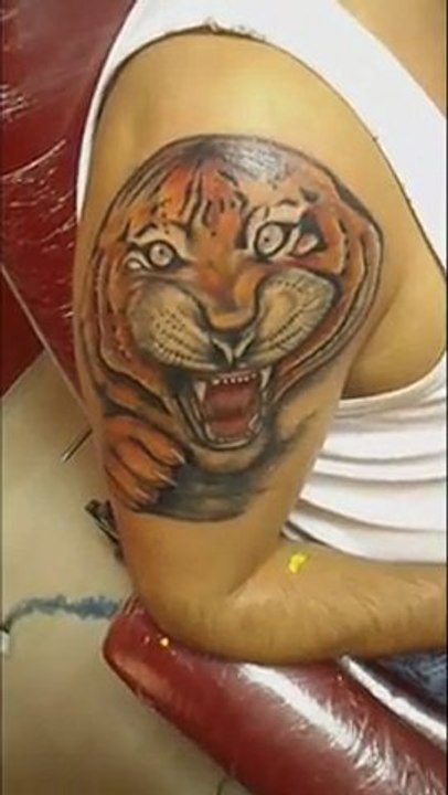 Kaplan dövmesi aslan dövmesi istanbul dövme salonu tattoo by murat dövmeci