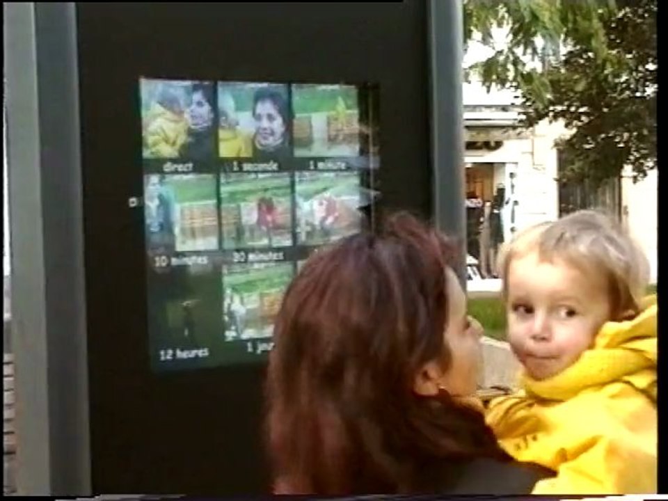 Le Panneau du temps qui passe... à 1er Contact (Le Cube) et à Traverse (Toulouse)