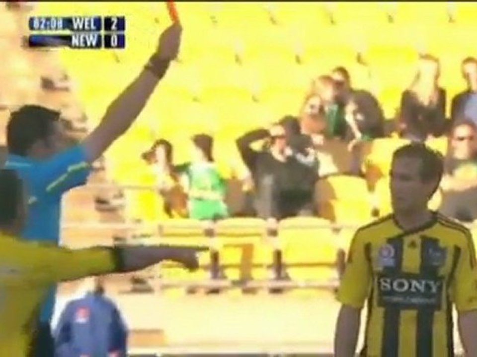 A-league - wellington siegt in unterzahl