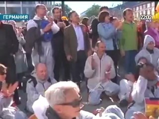 Волна демонстраций прокатилась по миру