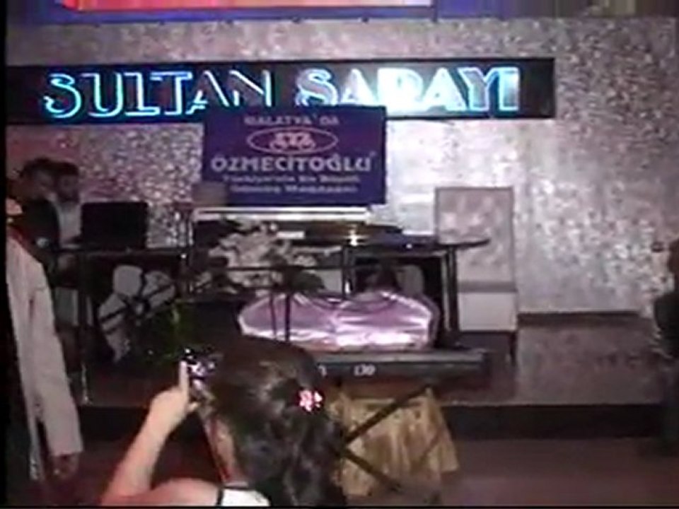 Ebubekir Çayır Can Yarey - Zikirli ilahi dinle