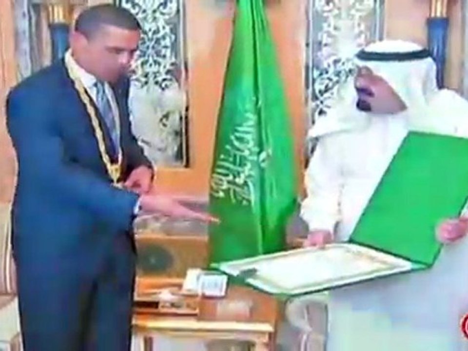 Obama Receives Gold Necklace From Wahhabi Saudi King Abdullah
