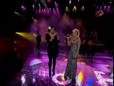 Yuridia y Yuri La Maldita Primavera Premios OYE! 2009