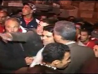 أول رئيس حزب يدخل حي الزهور!!