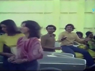 18 Vayathenela - Girls are crazy about Kamalhassan